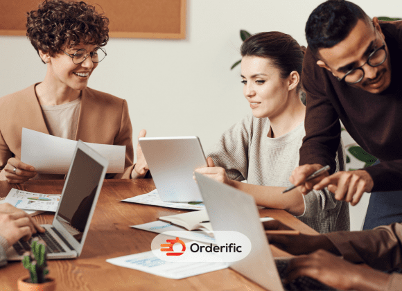 Maximizing Revenue: Insights From Restaurant Reporting And Analytics Tools Employee-Scheduling-Software-staff-meeting