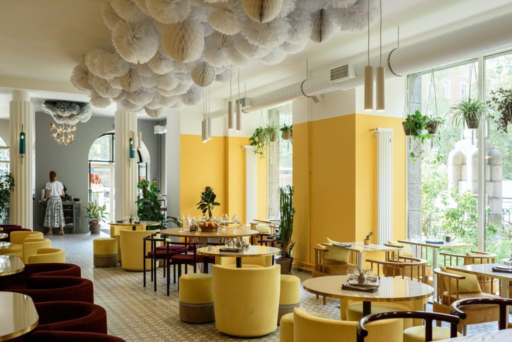 Sit-down restaurant